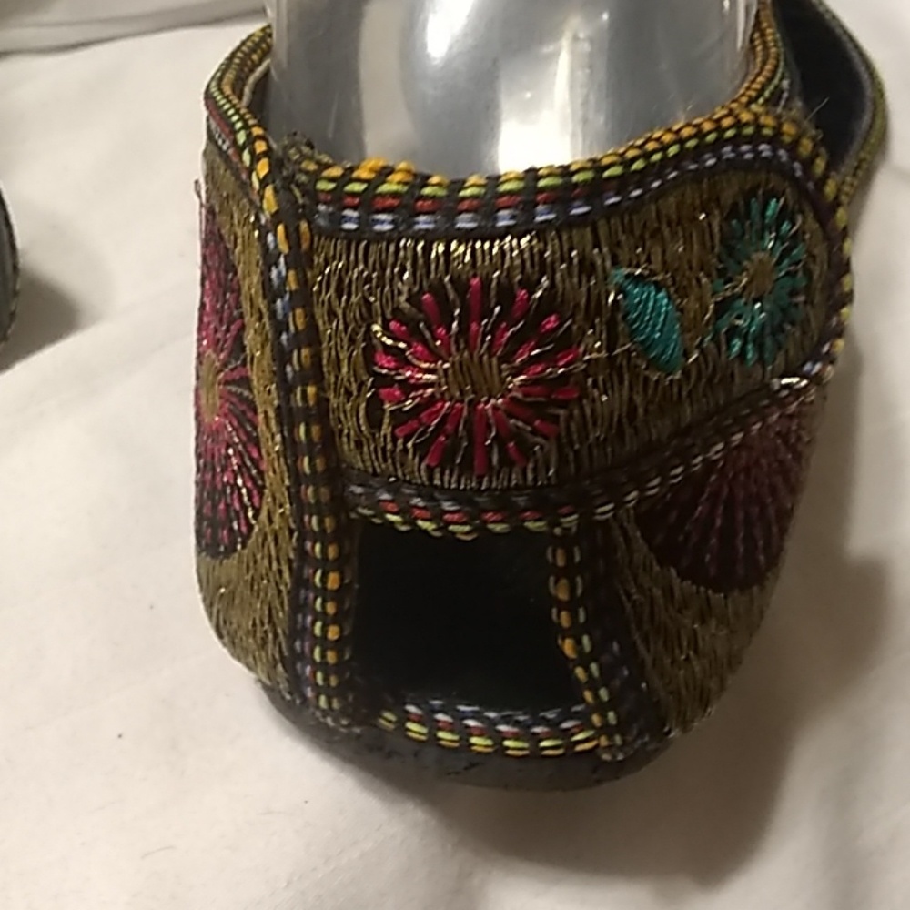 Sandals - Picture 5 of 14